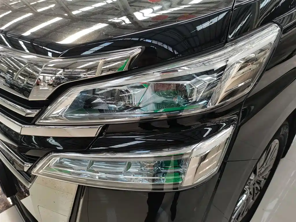 Toyota Vellfire 2021 — фото 18