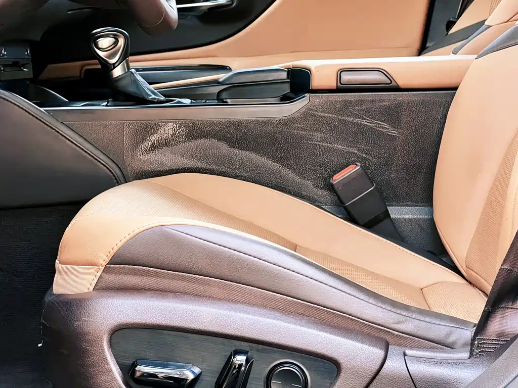 Lexus ES 2019 — фото 18