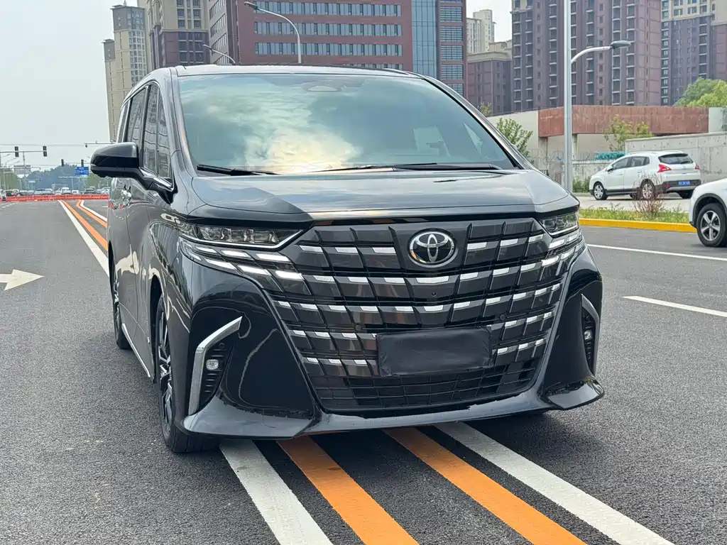 Toyota Alphard 2024 — фото 3