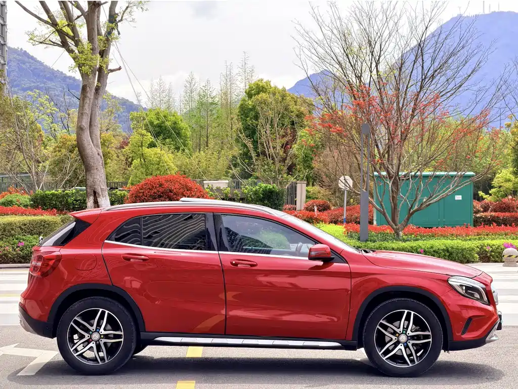 Mercedes-Benz GLA 2015 — фото 12
