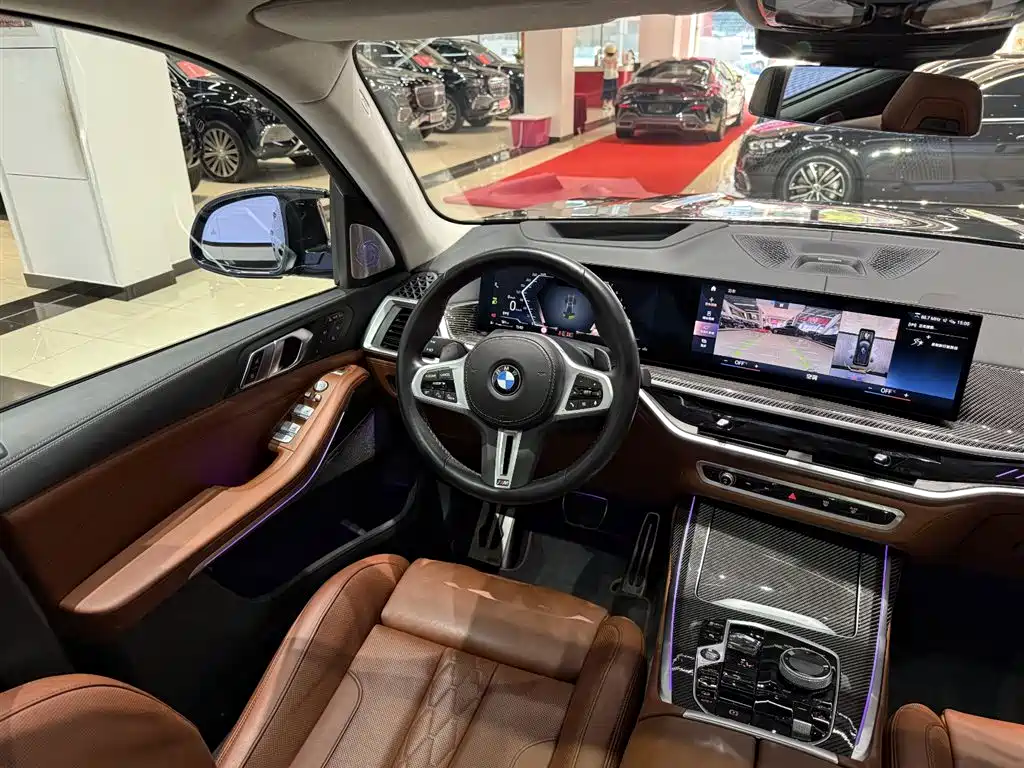 BMW X7 M60i 2023 — фото 20