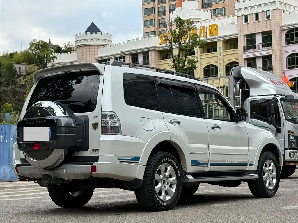 Mitsubishi Pajero 2019 — фото 5