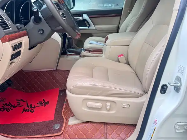 Toyota Land Cruiser 2013