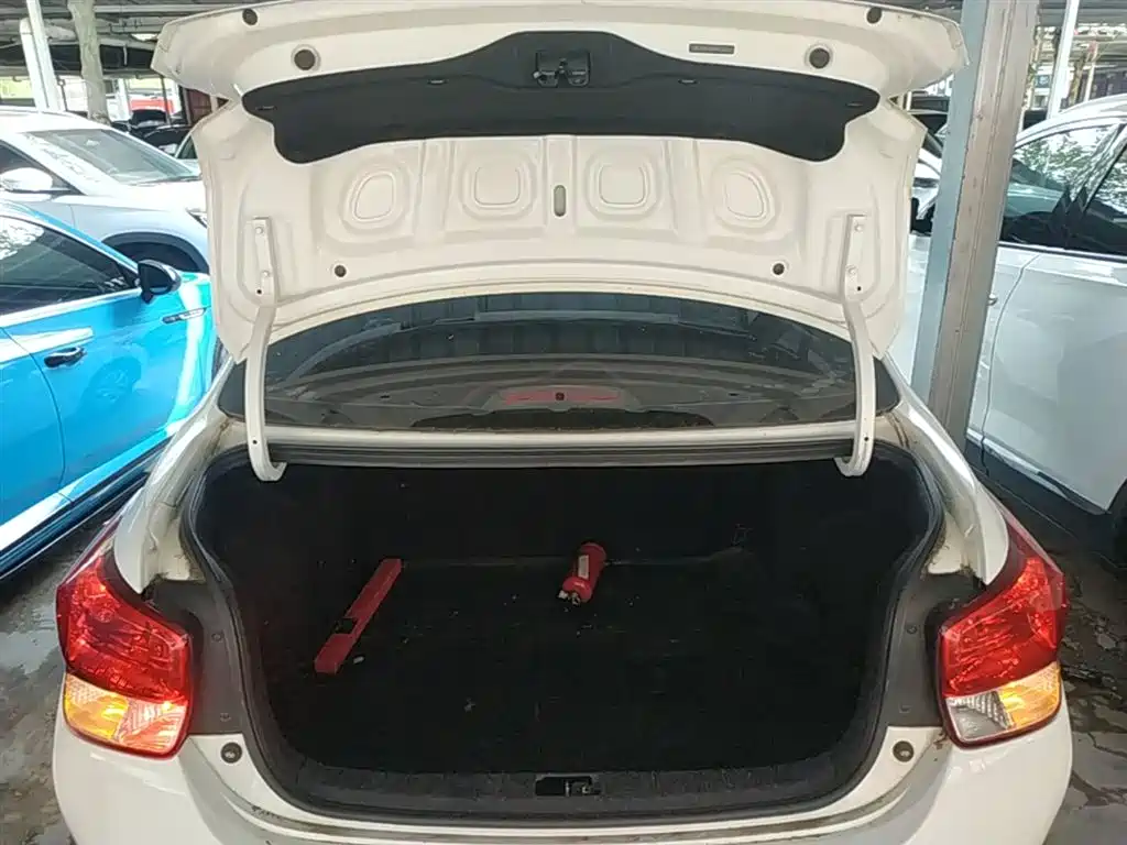 Hyundai Verna 2018 — фото 19
