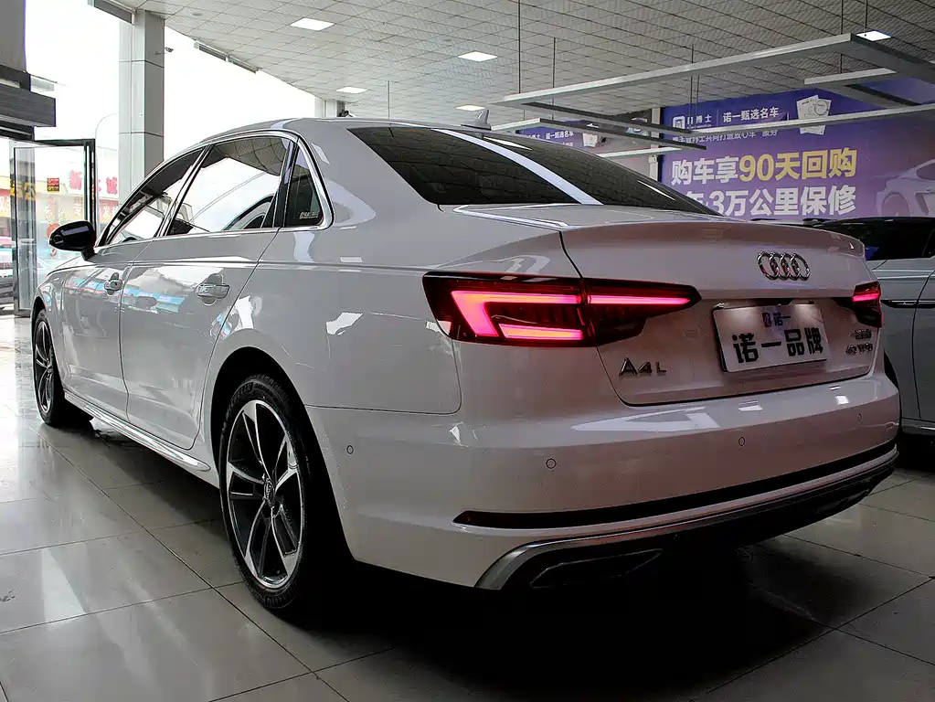 Audi A4L 2019 — фото 15