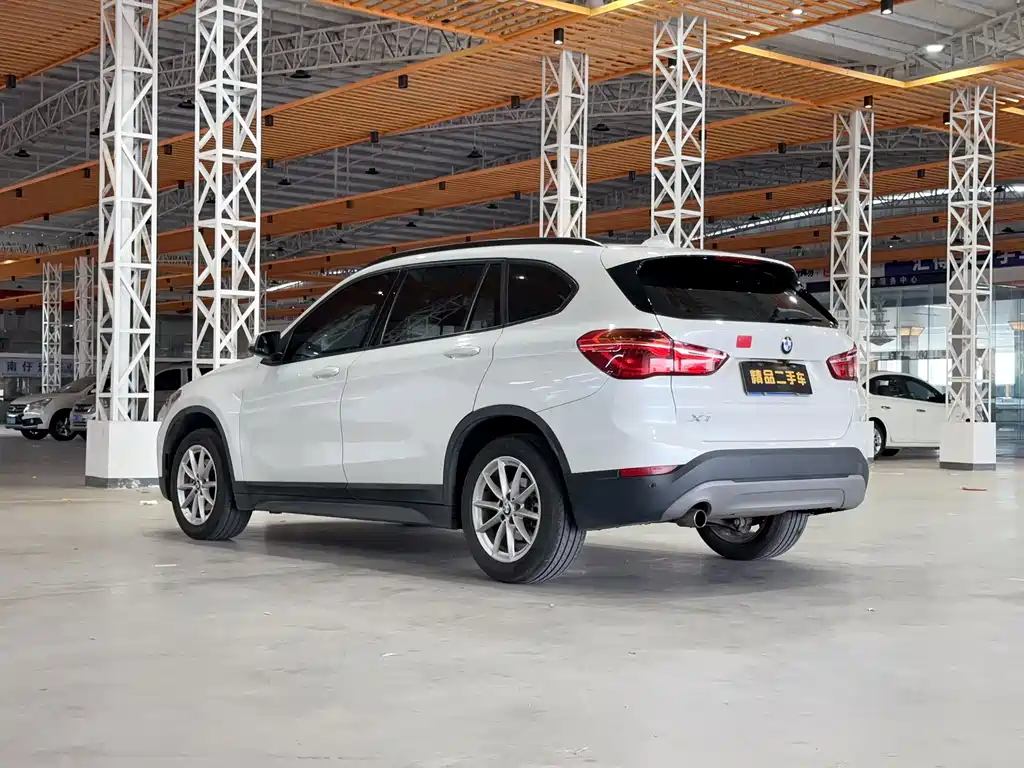 BMW X1 2019 — фото 8