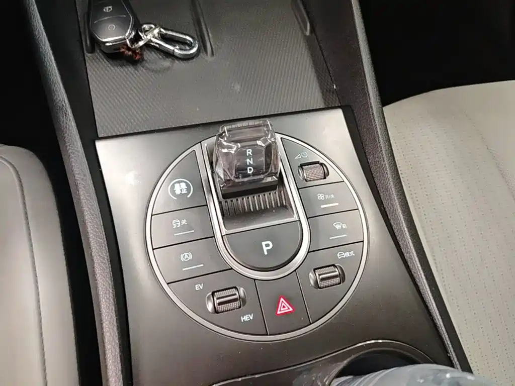 BYD Seal 05 DM-i 2025 — фото 14