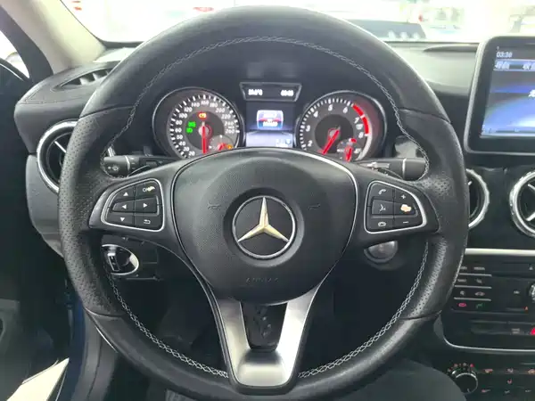Mercedes-Benz GLA 2017