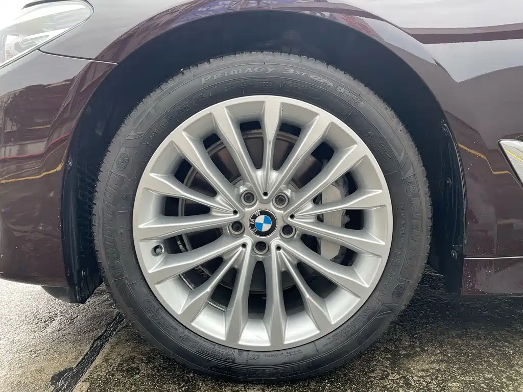 BMW 5 Series 2019 — фото 28