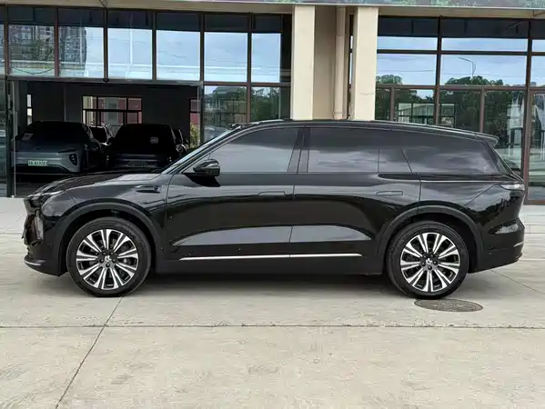 NIO ES8 2023
