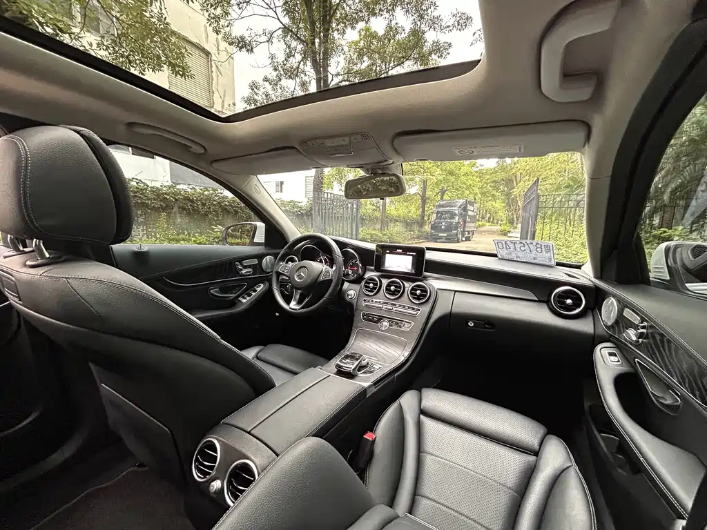 Mercedes-Benz C-Class 2018 — фото 12