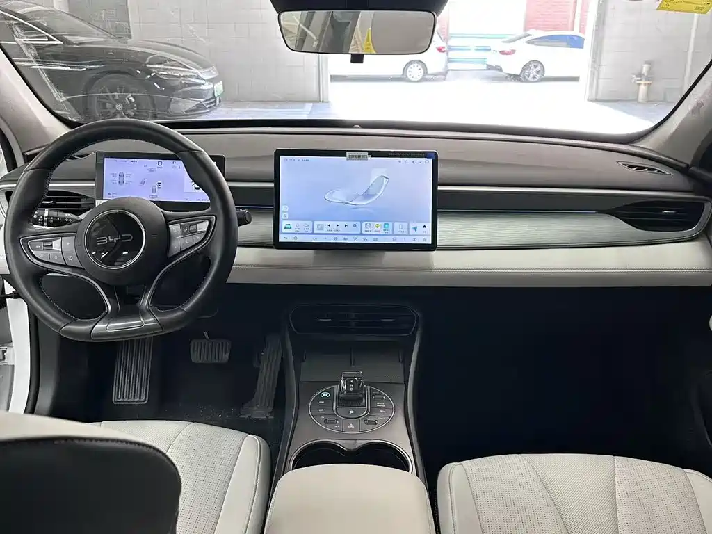 BYD Seal 05 DM-i 2025 — фото 10