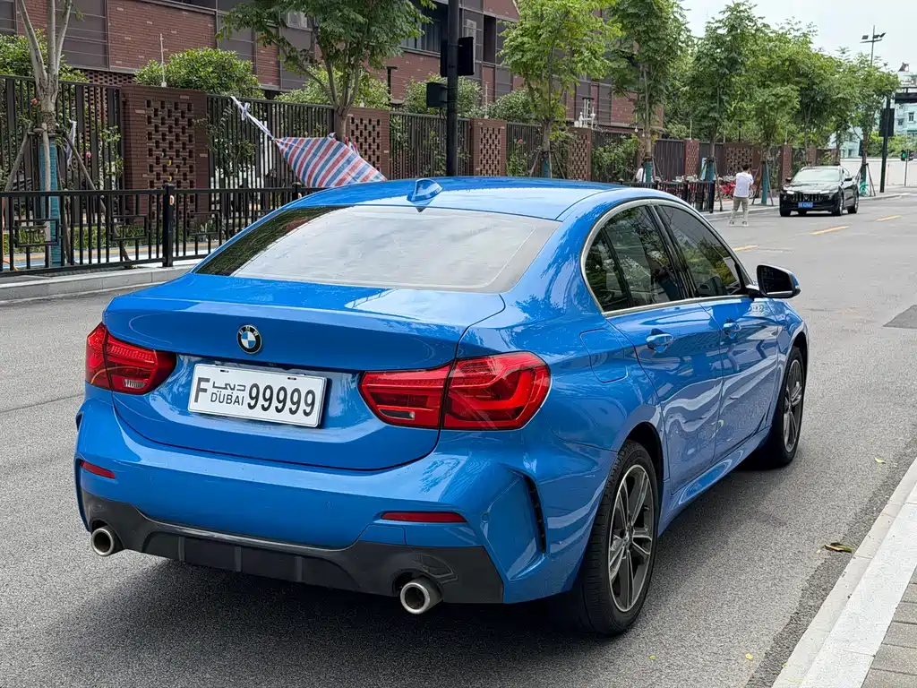 BMW 1 Series 2021 — фото 11