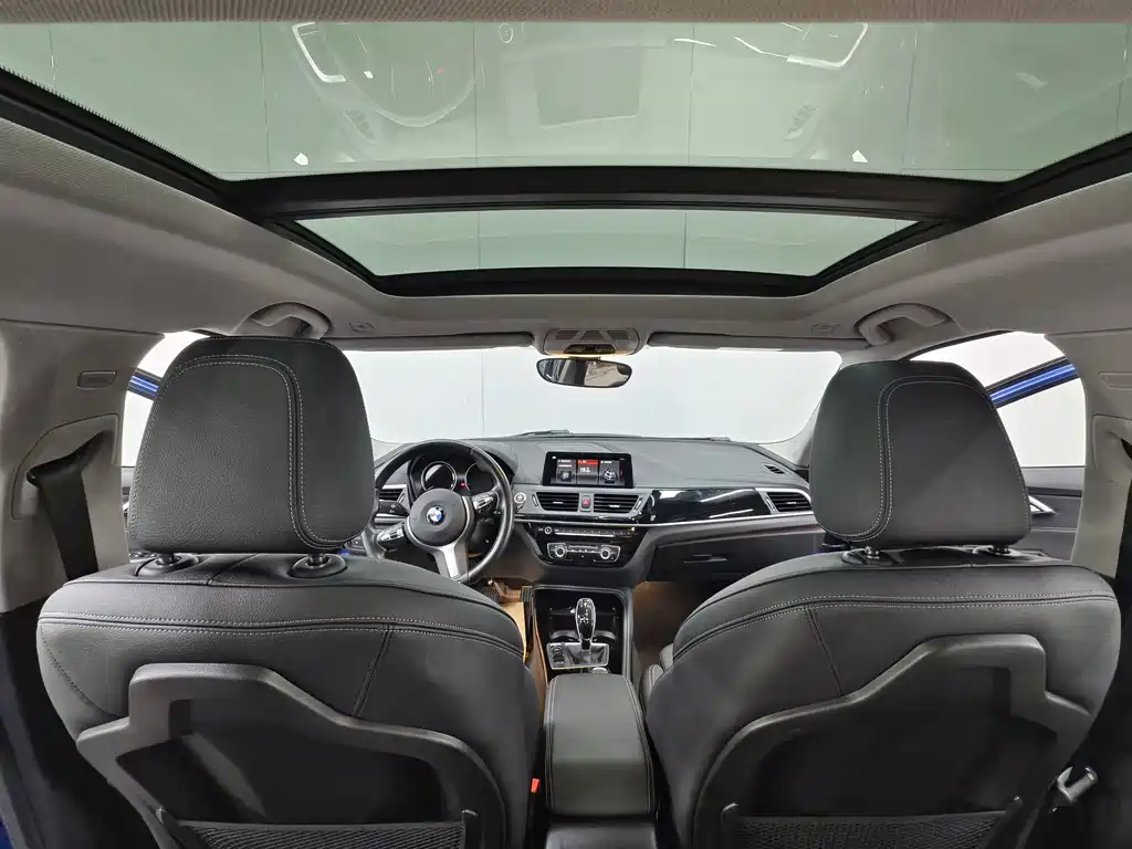 BMW 1 Series 2020 — фото 10