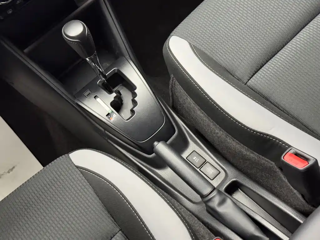 Toyota Yaris L 2021 — фото 13