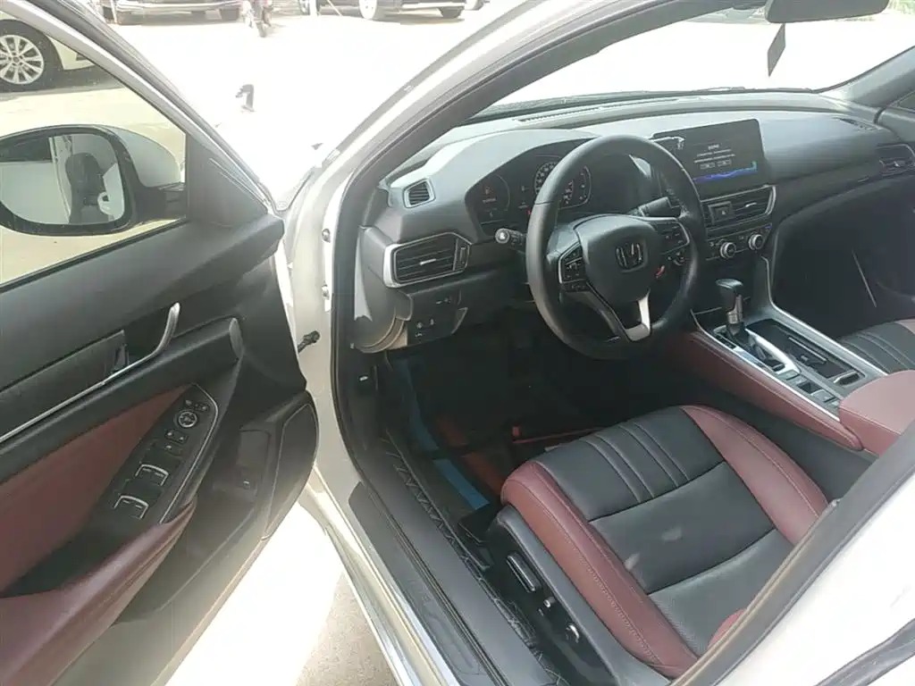 Honda Inspire 2022 — фото 16