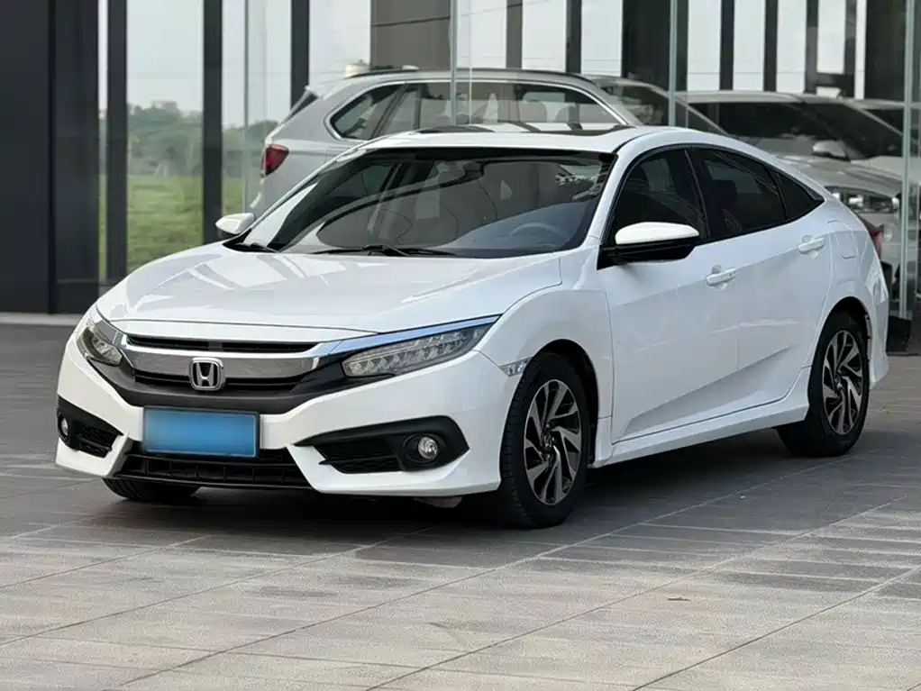 Honda Civic 2018 — фото 10
