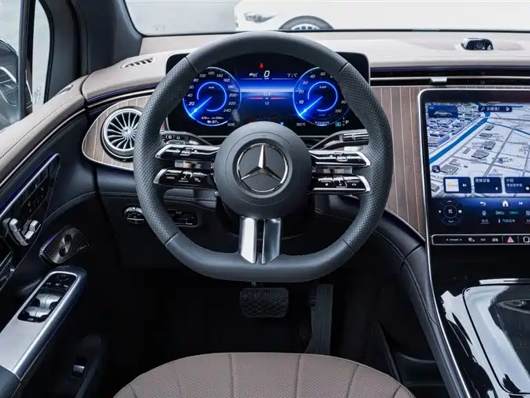 Mercedes-Benz EQE SUV 2025 — фото 10