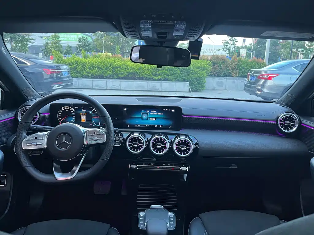 Mercedes-Benz A-Class 2022 — фото 17