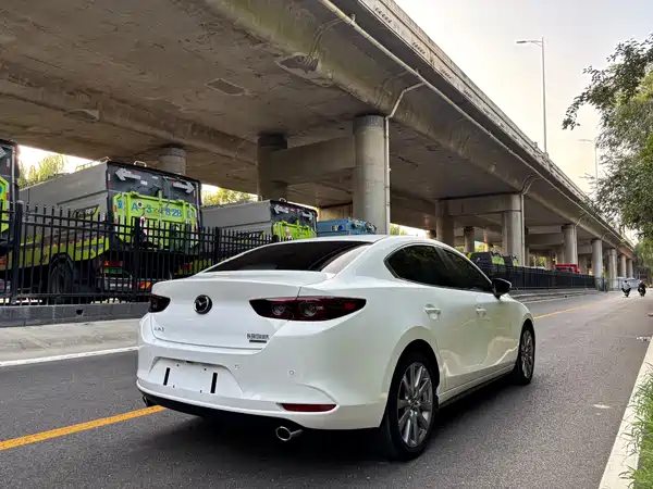 Mazda 3 Axela 2022