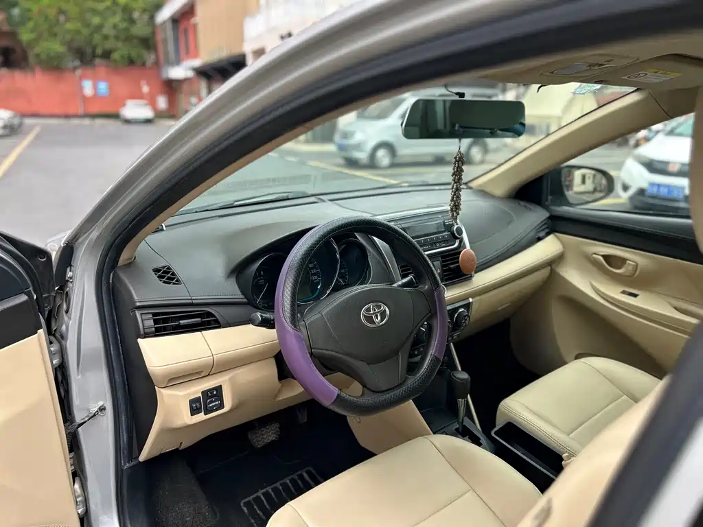 Toyota Vios 2015 — фото 10