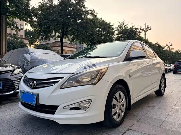 Hyundai Accent 2014