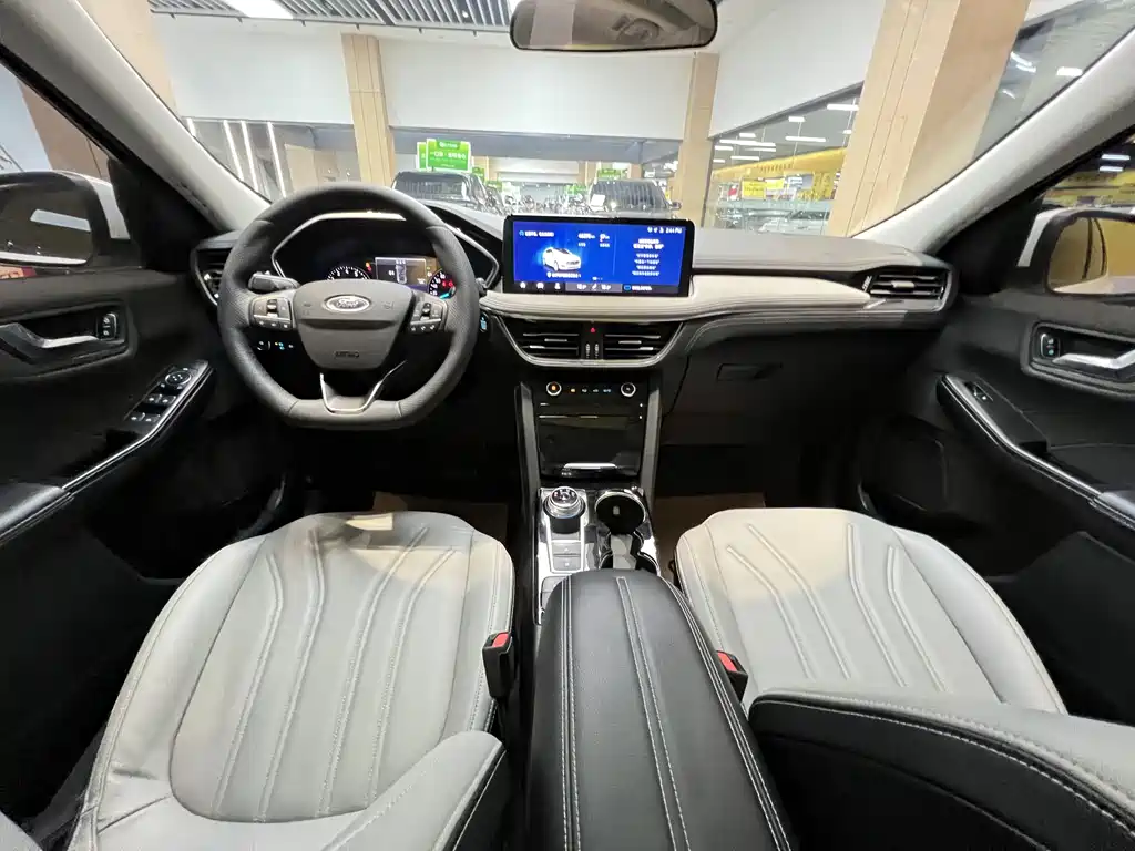 Ford Escape 2023 — фото 11