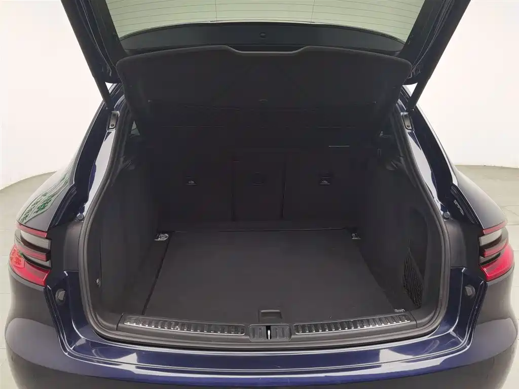 Porsche Macan 2018 — фото 16