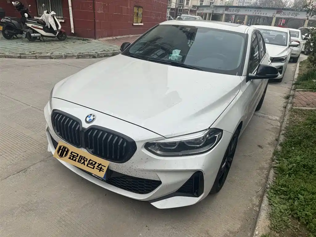 BMW 1 Series 2023 — фото 1