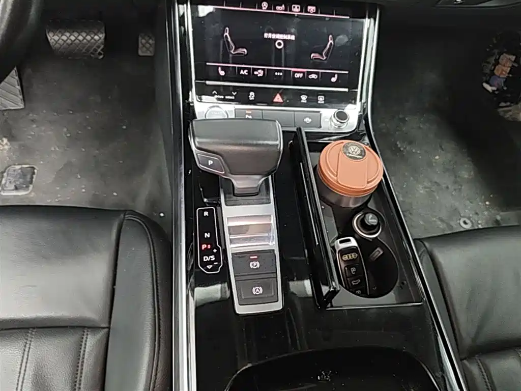Audi A8 2019 — фото 14