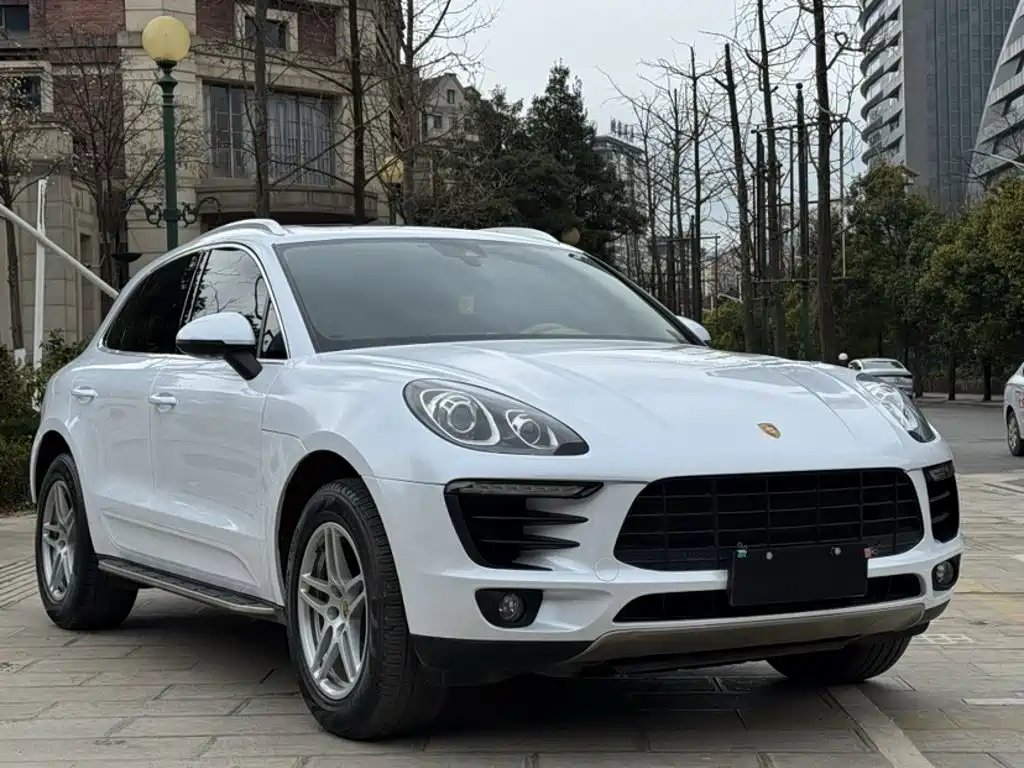 Porsche Macan 2017 — фото 22
