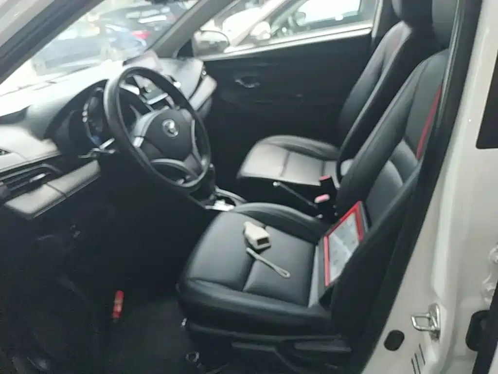 Toyota Yaris L 2021 — фото 11