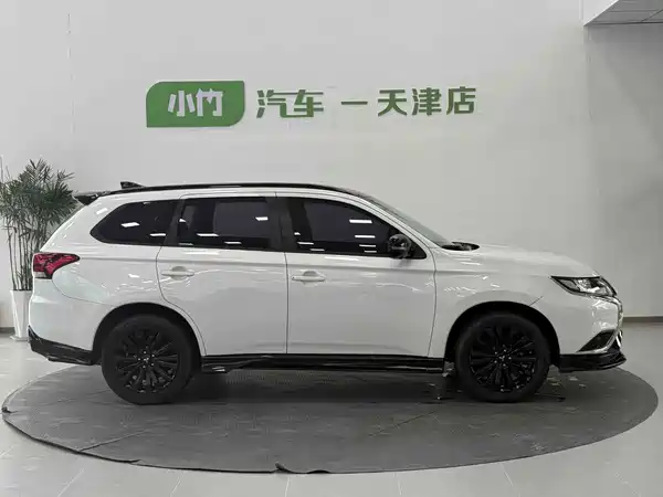 Mitsubishi Outlander 2022