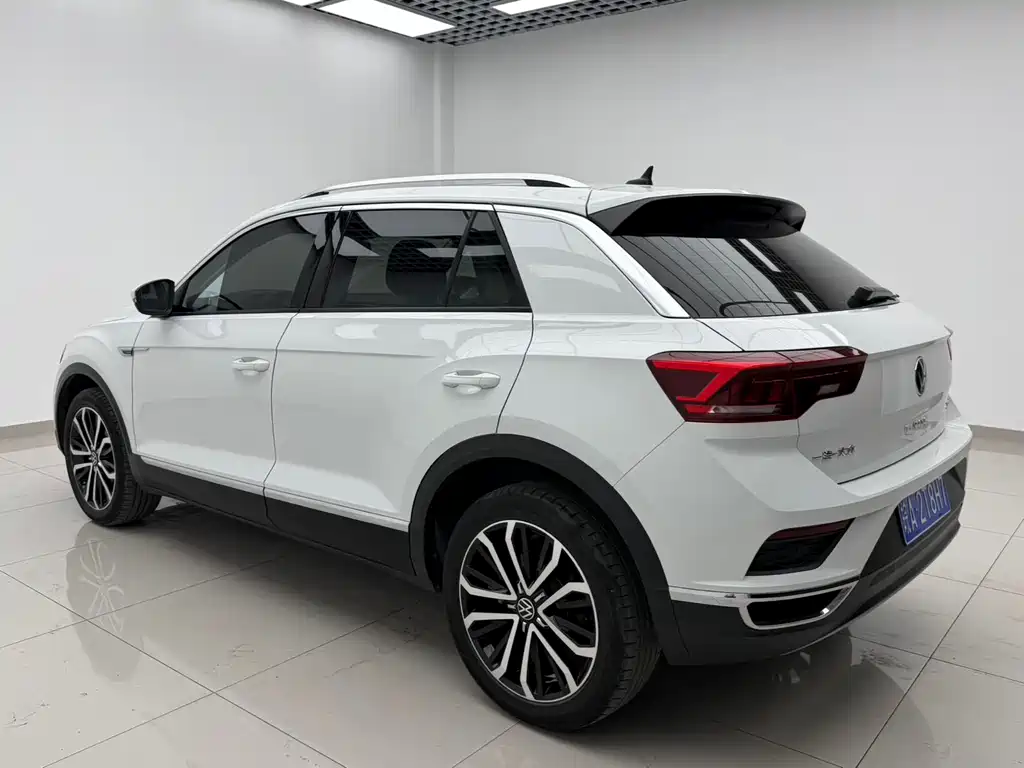 Volkswagen T-Roc 2023 — фото 4