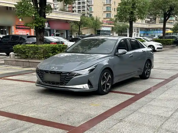 Hyundai Elantra 2021