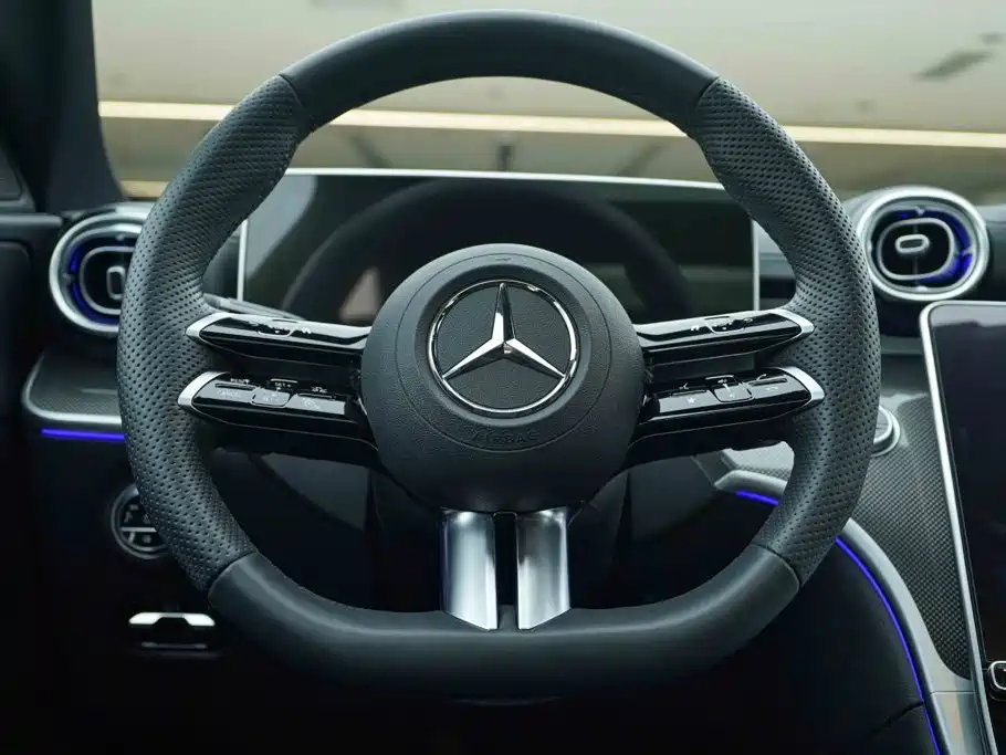 Mercedes-Benz C-Class 2024 — фото 17