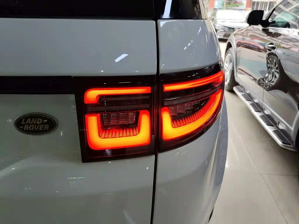 Land Rover Discovery Sport 2020 — фото 24