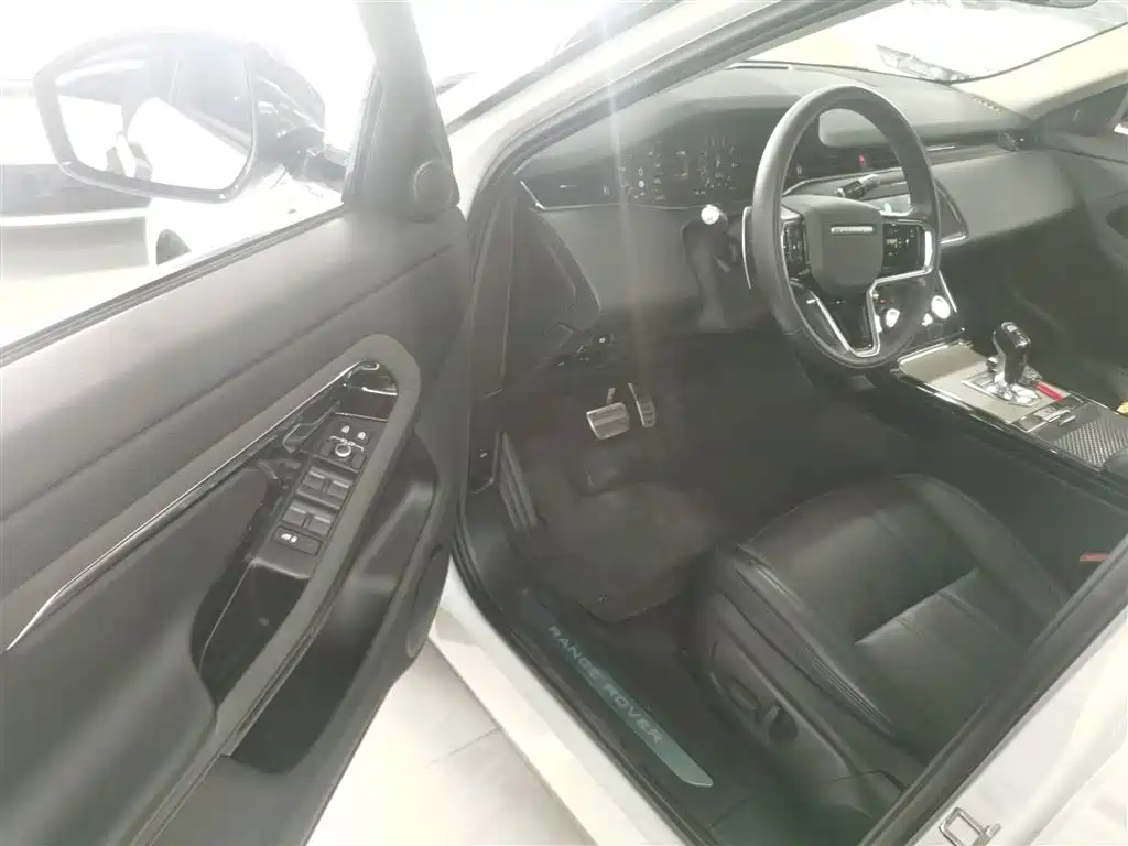 Land Rover Evoque 2022 — фото 12