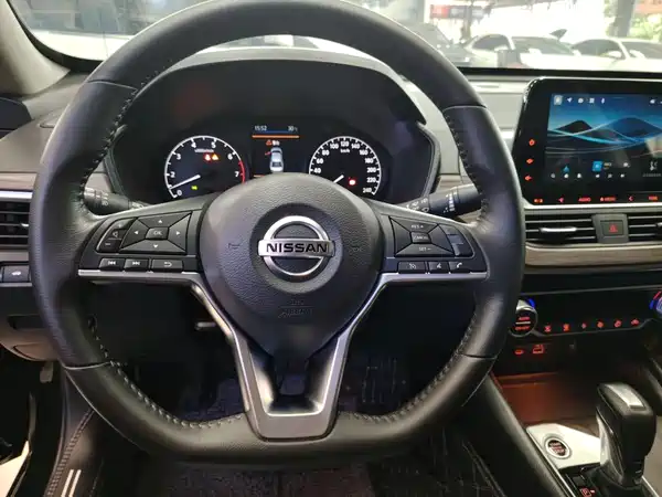 Nissan Teana 2023