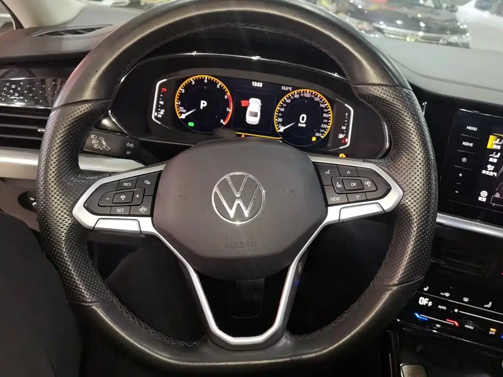 Volkswagen Passat 2022 — фото 11