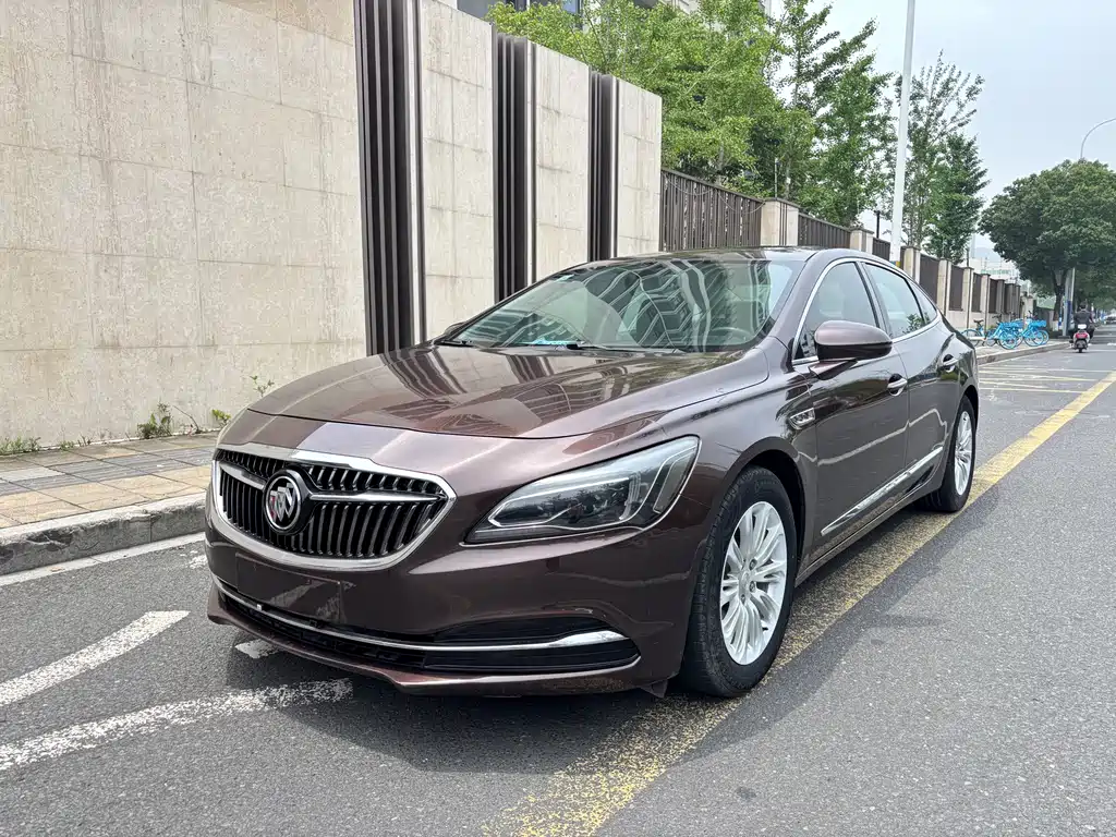 Buick LaCrosse 2018 — фото 1
