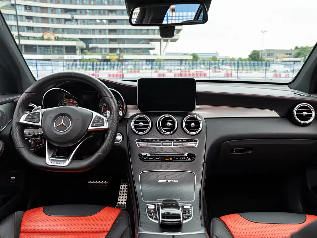 Mercedes-Benz GLC AMG 2020 — фото 6