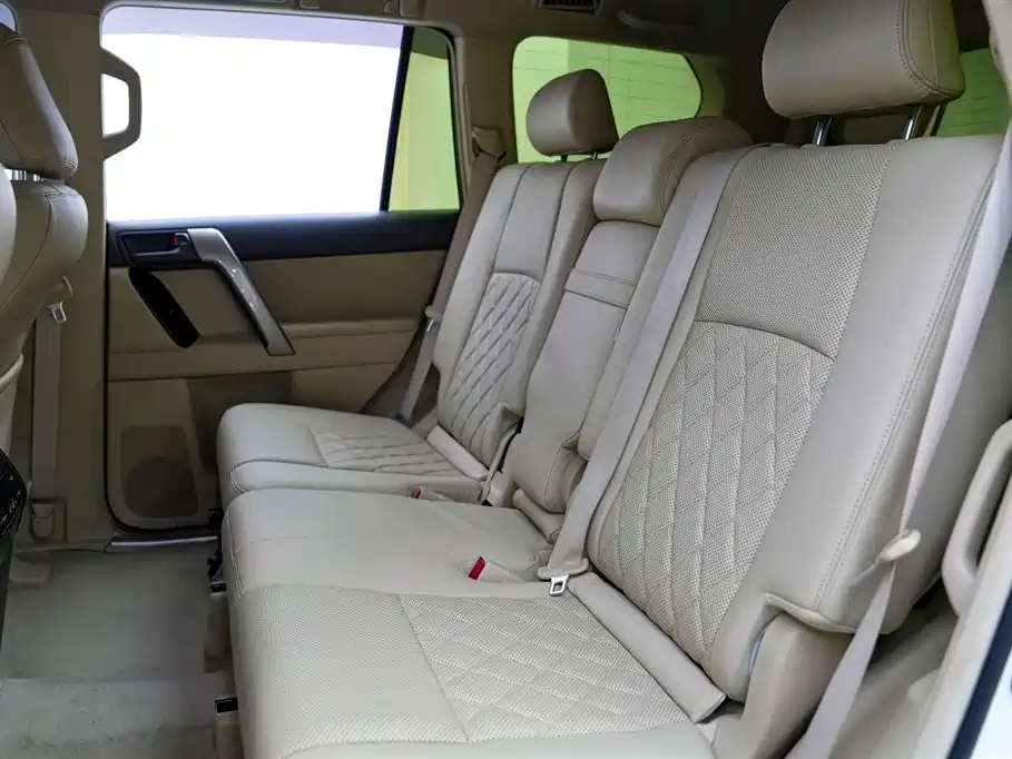 Toyota Prado 2015 — фото 13