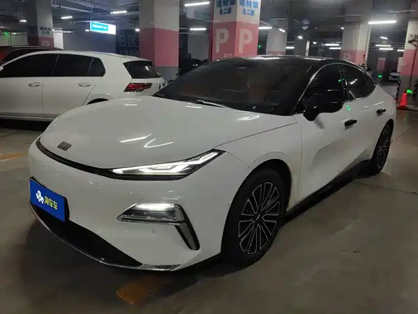 Geely Galaxy Starshine 8 2025