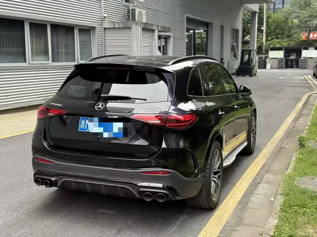 Mercedes-Benz GLC AMG 2025 — фото 2