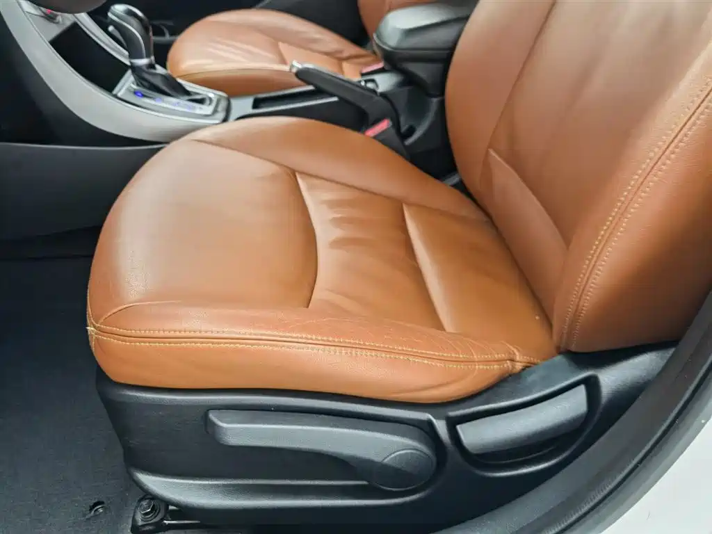 Hyundai Elantra Langdong 2016 — фото 20