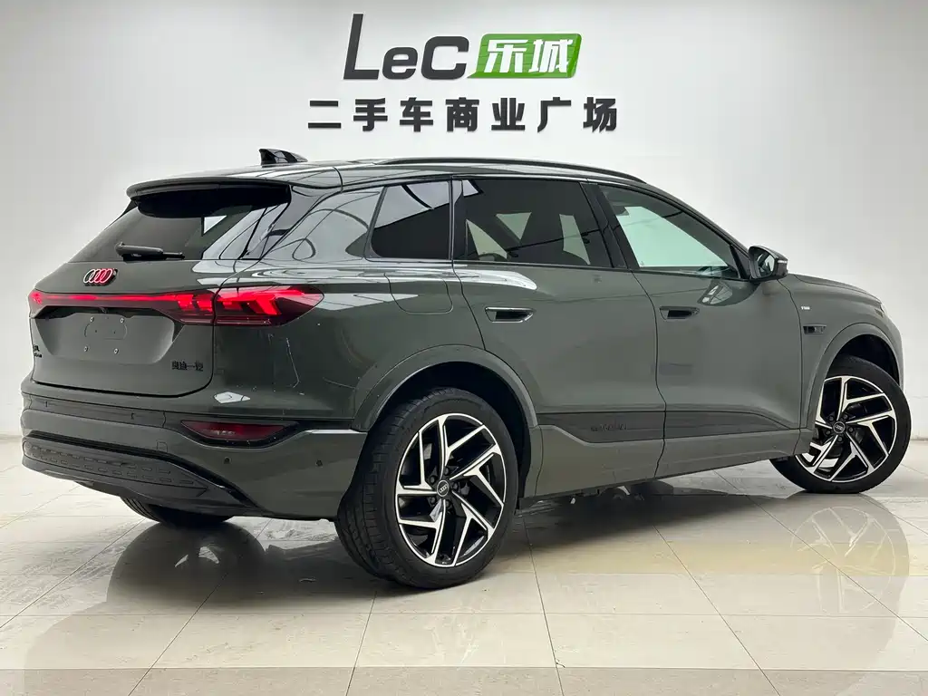 Audi Q6L e-tron 2025 — фото 21