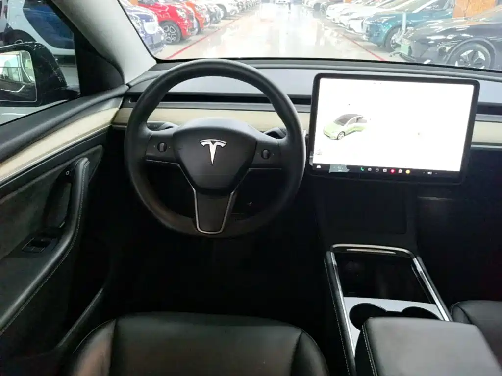 Tesla Model Y 2021 — фото 11