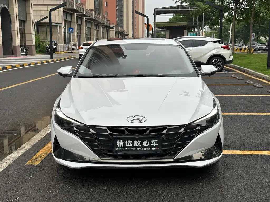 Hyundai Elantra 2023 — фото 2