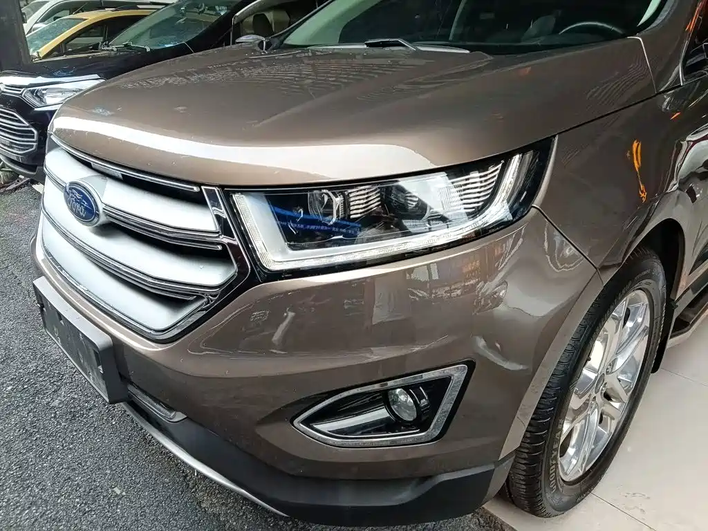 Ford Edge 2017 — фото 18